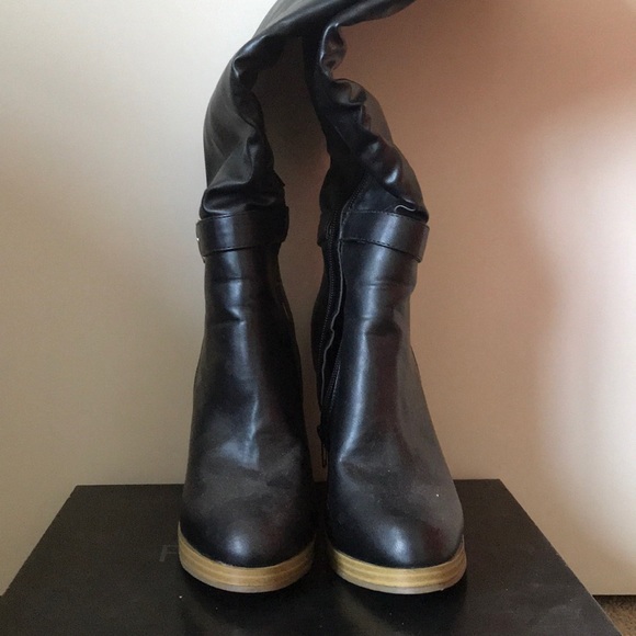 Heeled boots - Picture 2 of 4